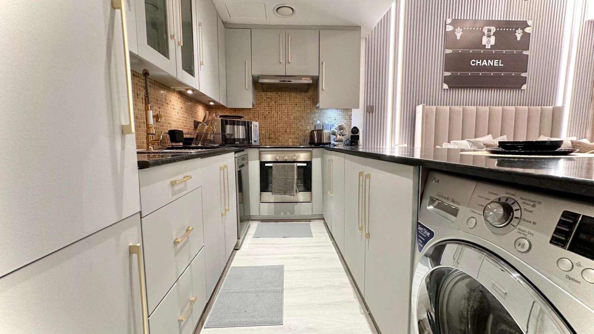 Luxury Family Close To Mall And Burj Khalifa